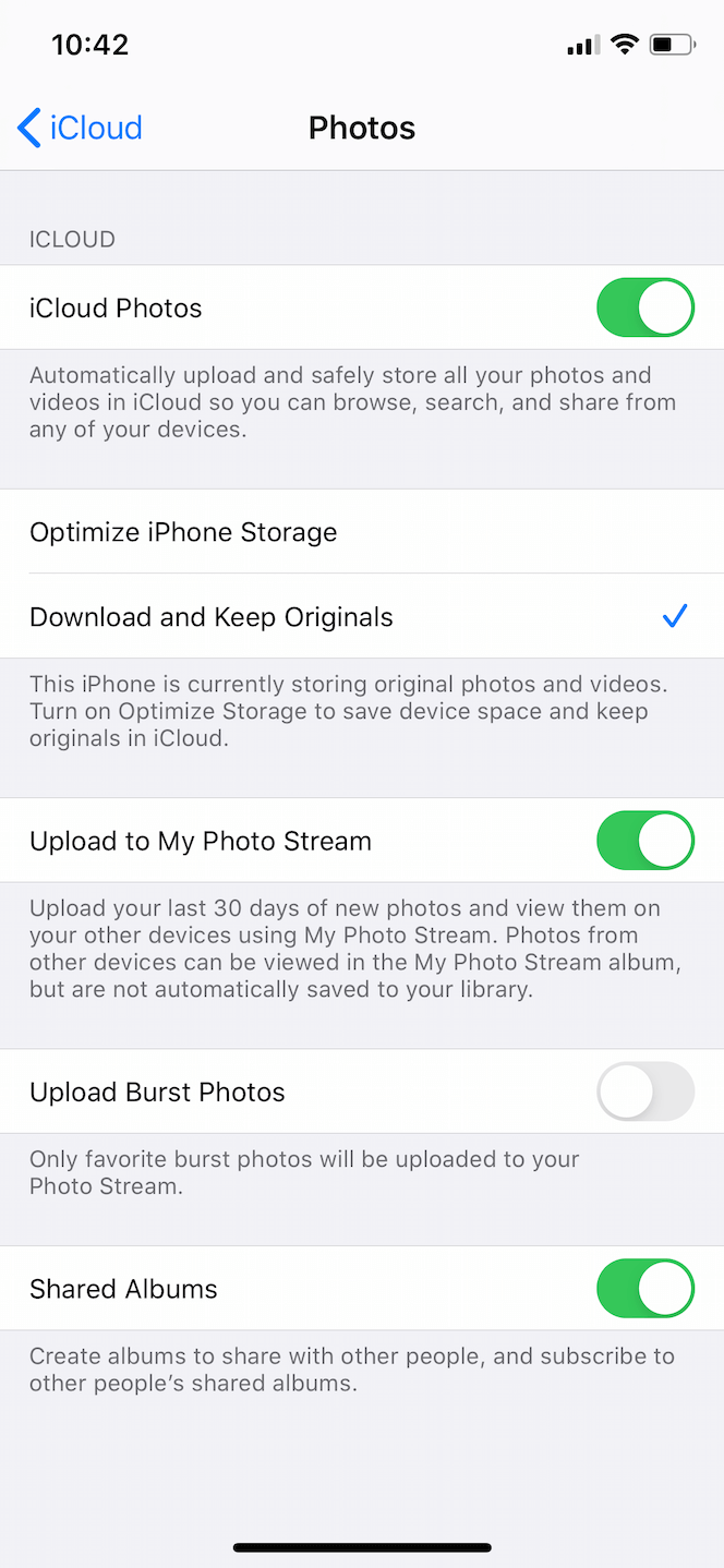 How to turn iCloud to sync photos between iPhones