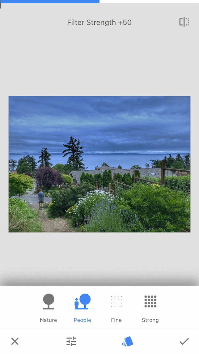 A screenshot demonstrating how the HDR tool can be used to improve blue hour photography in Snapseed.