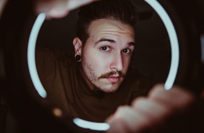The 10 best selfie ring lights for iPhone and how to use them: Header image.
